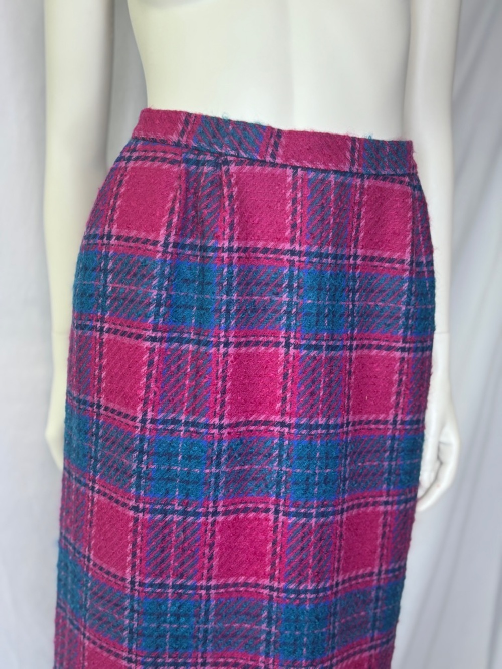 RARE Vintage Pendleton Classic Plaid Wool Blend Pencil Skirt in Fuchsia and Teal - Picture 8 of 11